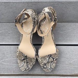 Jessica Simpson jp Jateen wedge sandals snakeskin print size 8M.